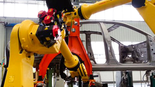 機器人自動滾邊在白車身上的應(yīng)用 機器人自動滾邊在白車身上的應(yīng)用